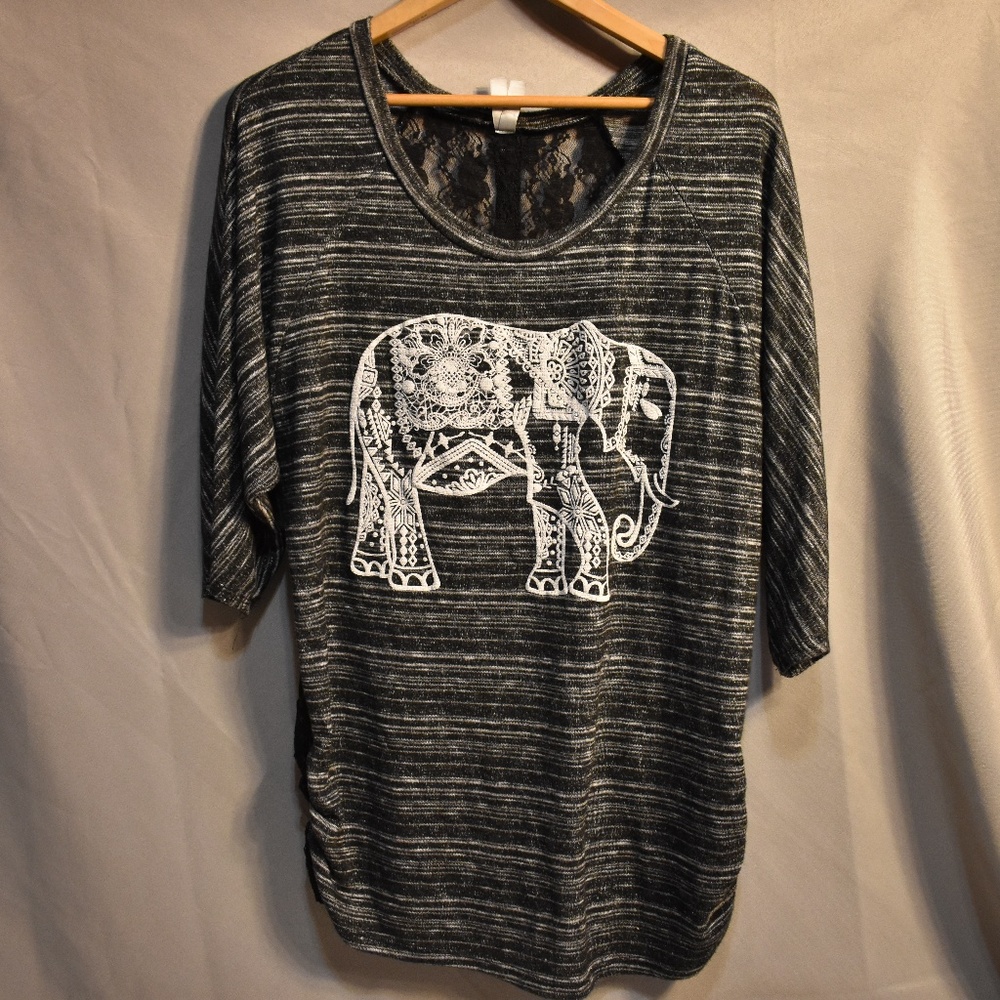 Elephant shirt with lace back